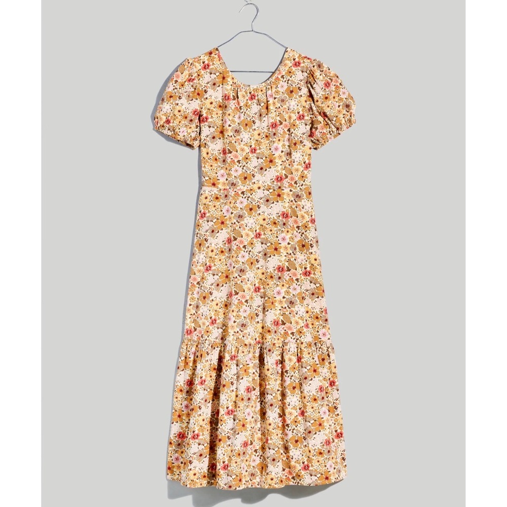 Madewell Puff-Sleeve Open-Back Midi
Dress in Floral Field Floral Cottagecore 4 - Picture 14 of 14